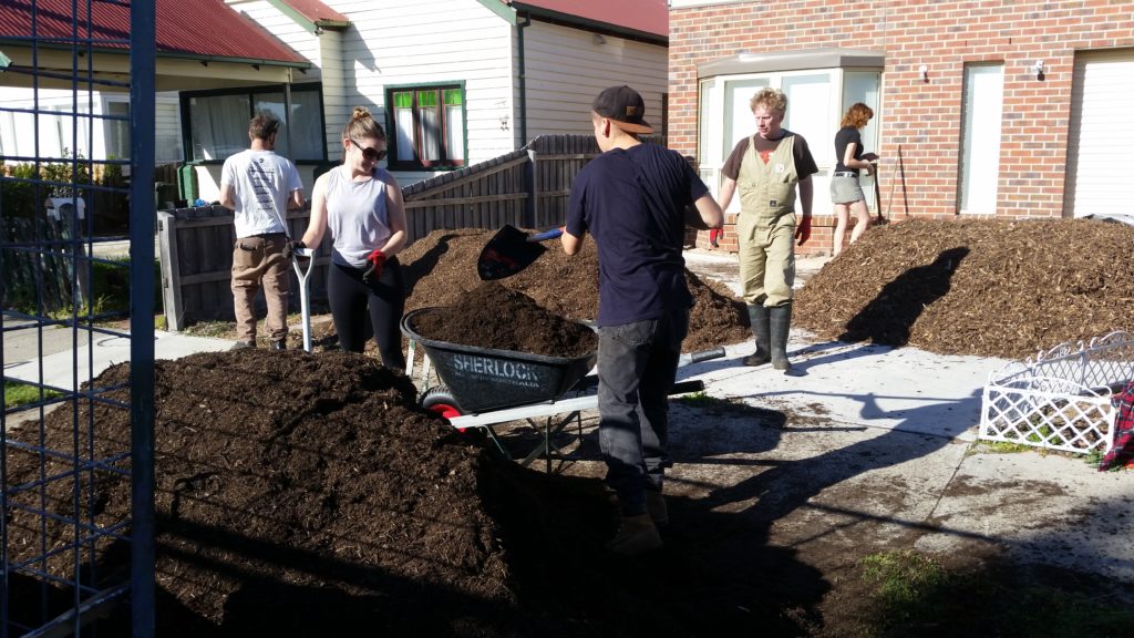 Look at at all that lovely soil and mulch! Thanks to The Green Centre for the generous donation!